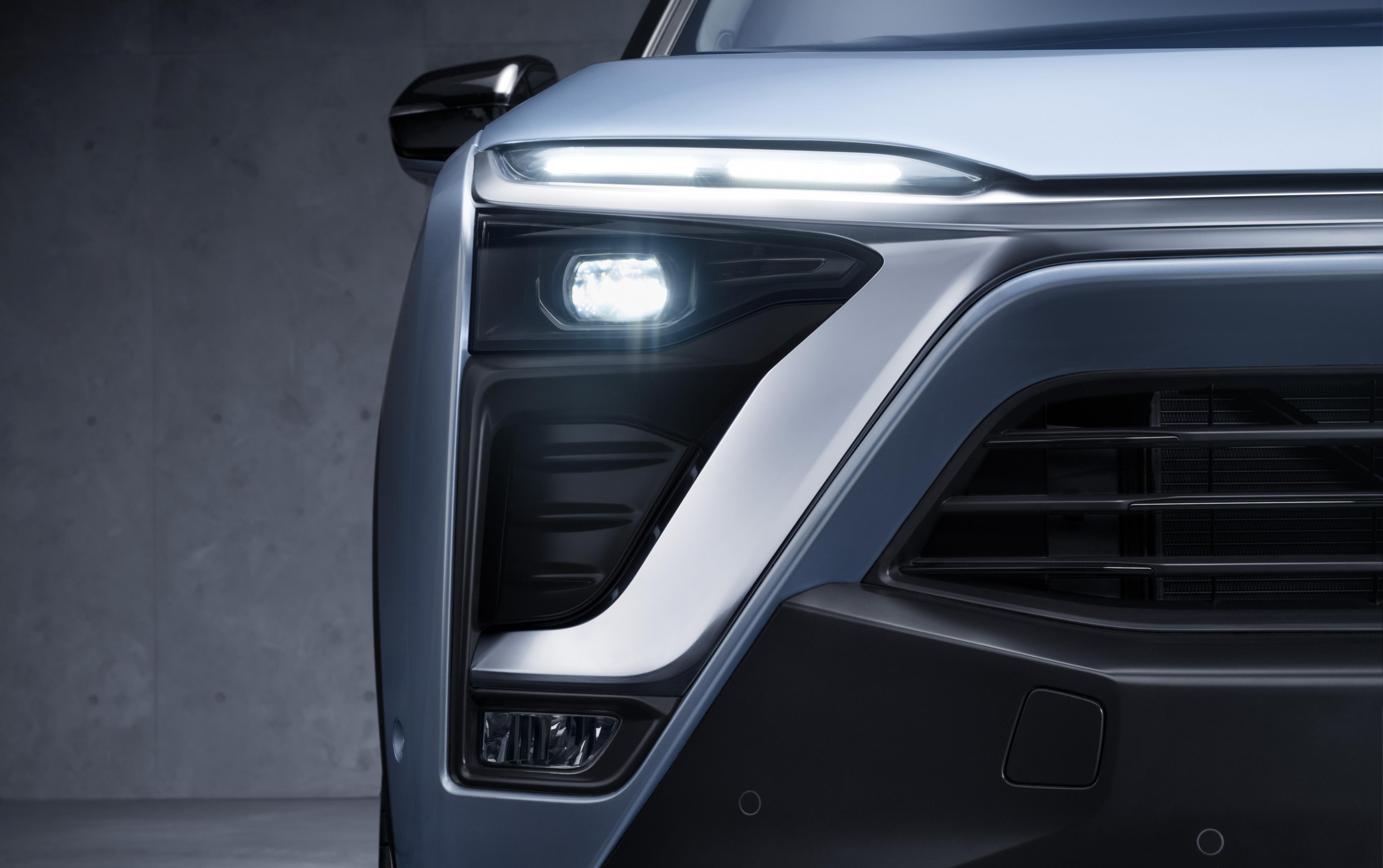NIO ES8